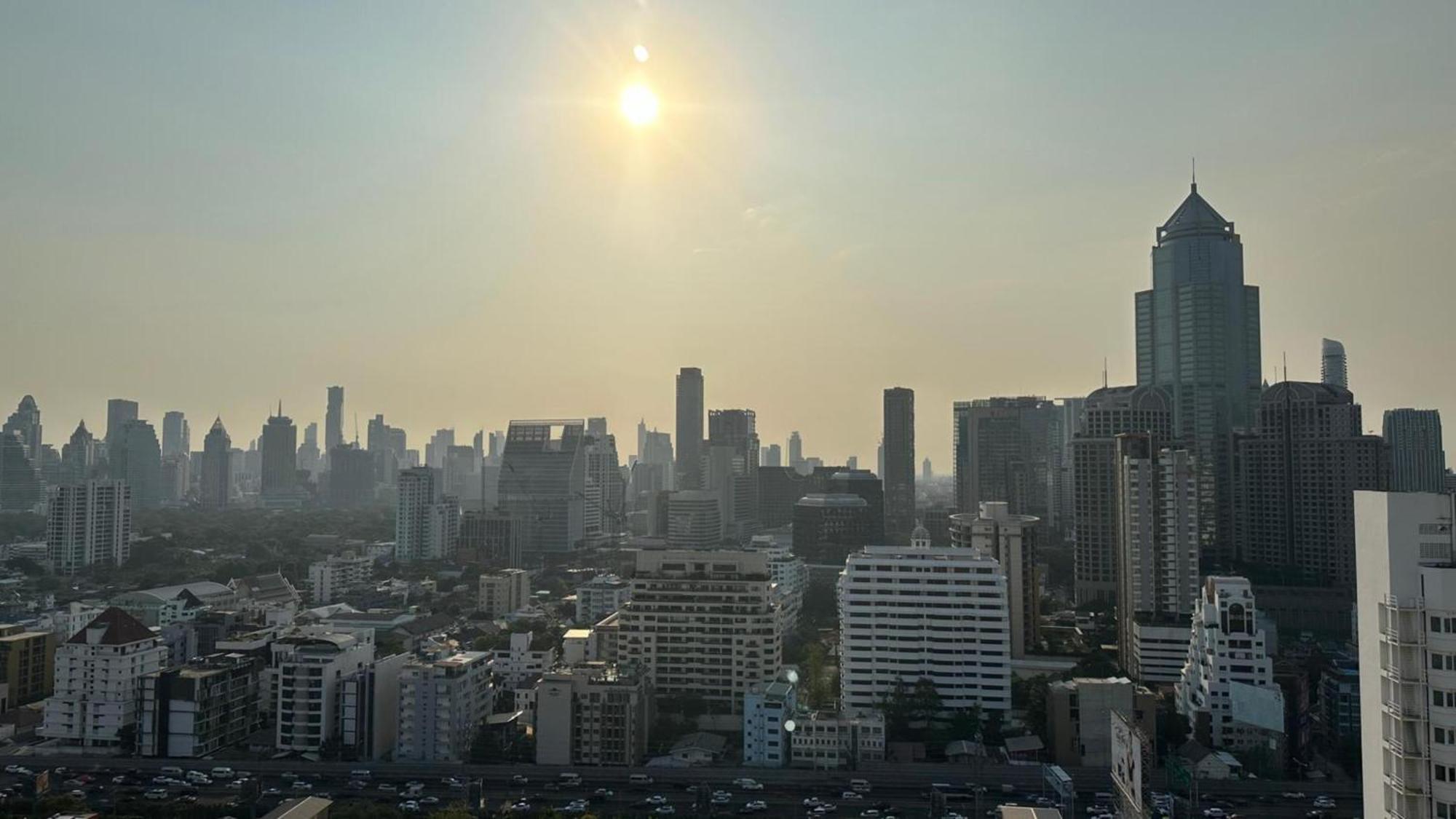Omni Tower Sukhumvit Nana Direct Hotel Bangkok Exterior photo