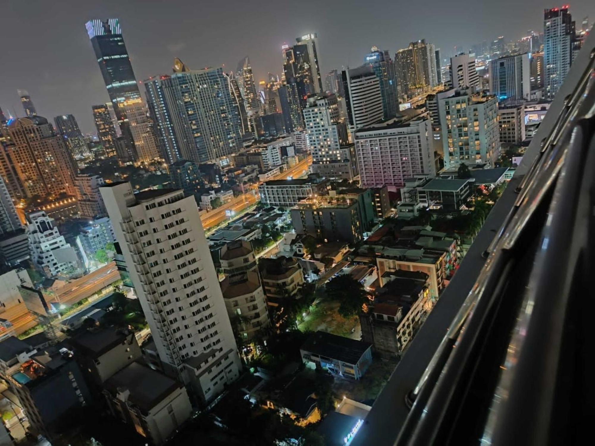 Omni Tower Sukhumvit Nana Direct Hotel Bangkok Exterior photo