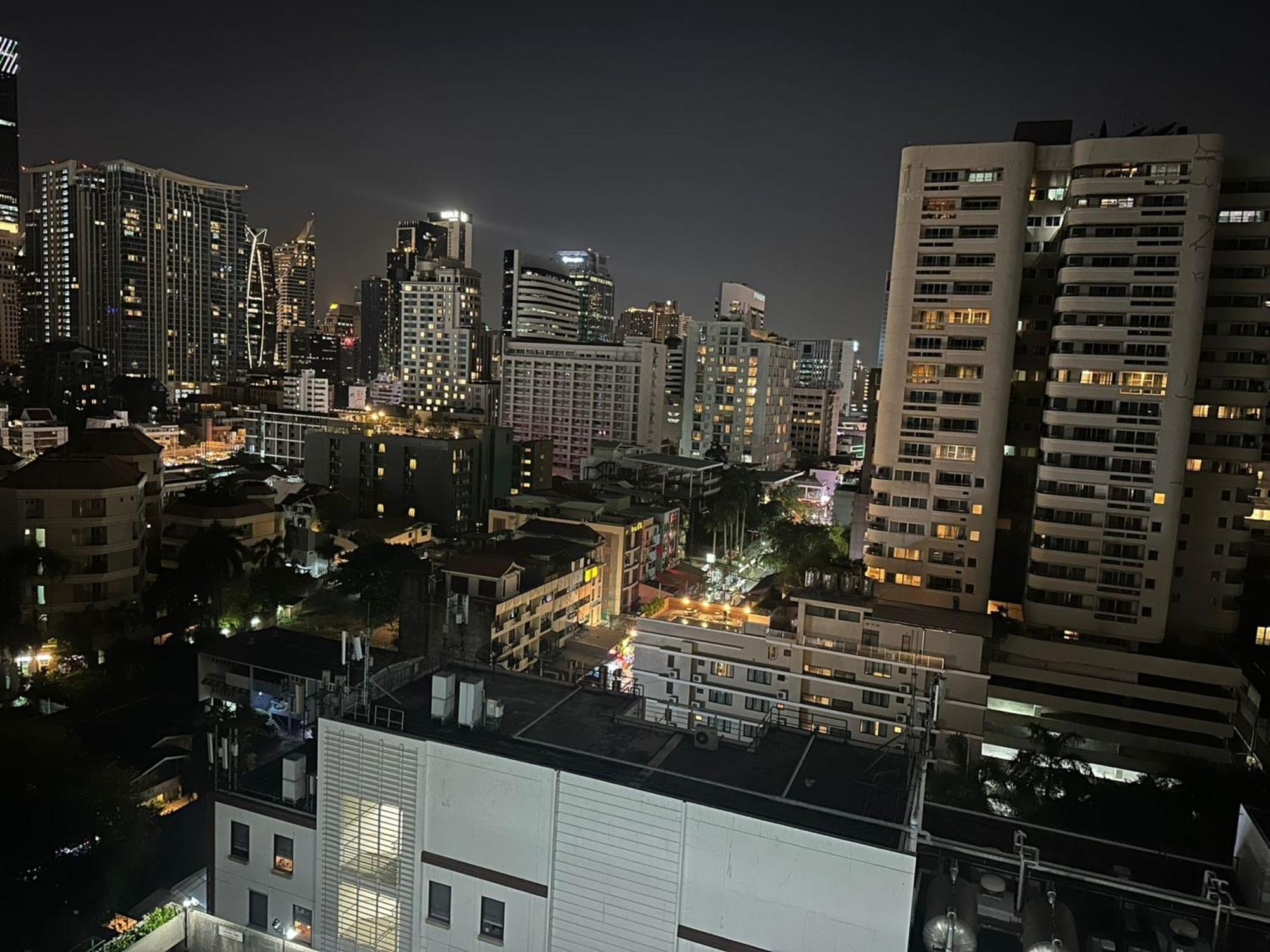 Omni Tower Sukhumvit Nana Direct Hotel Bangkok Exterior photo