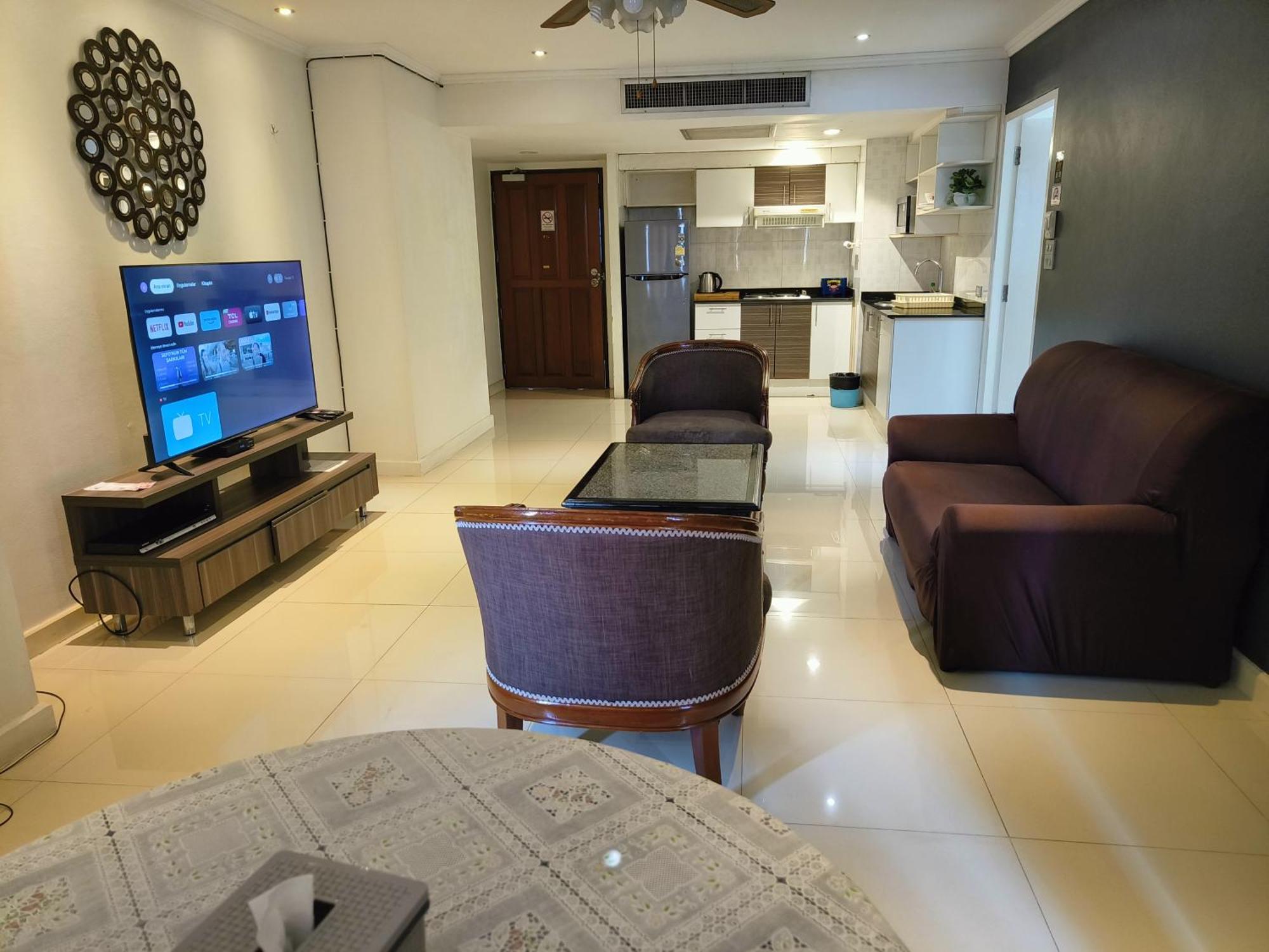 Omni Tower Sukhumvit Nana Direct Hotel Bangkok Exterior photo
